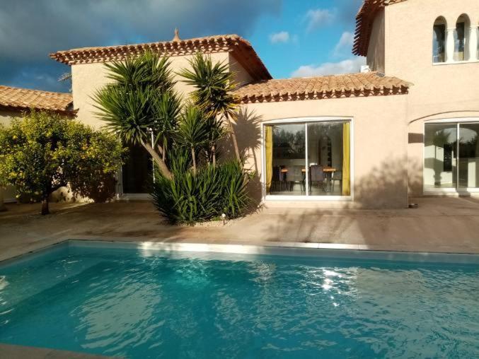 Bienvenue A L Hacienda Villa Magalas Екстериор снимка